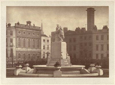 Der Shakespeare-Brunnen und die Statue auf dem Leicester Square von English Photographer